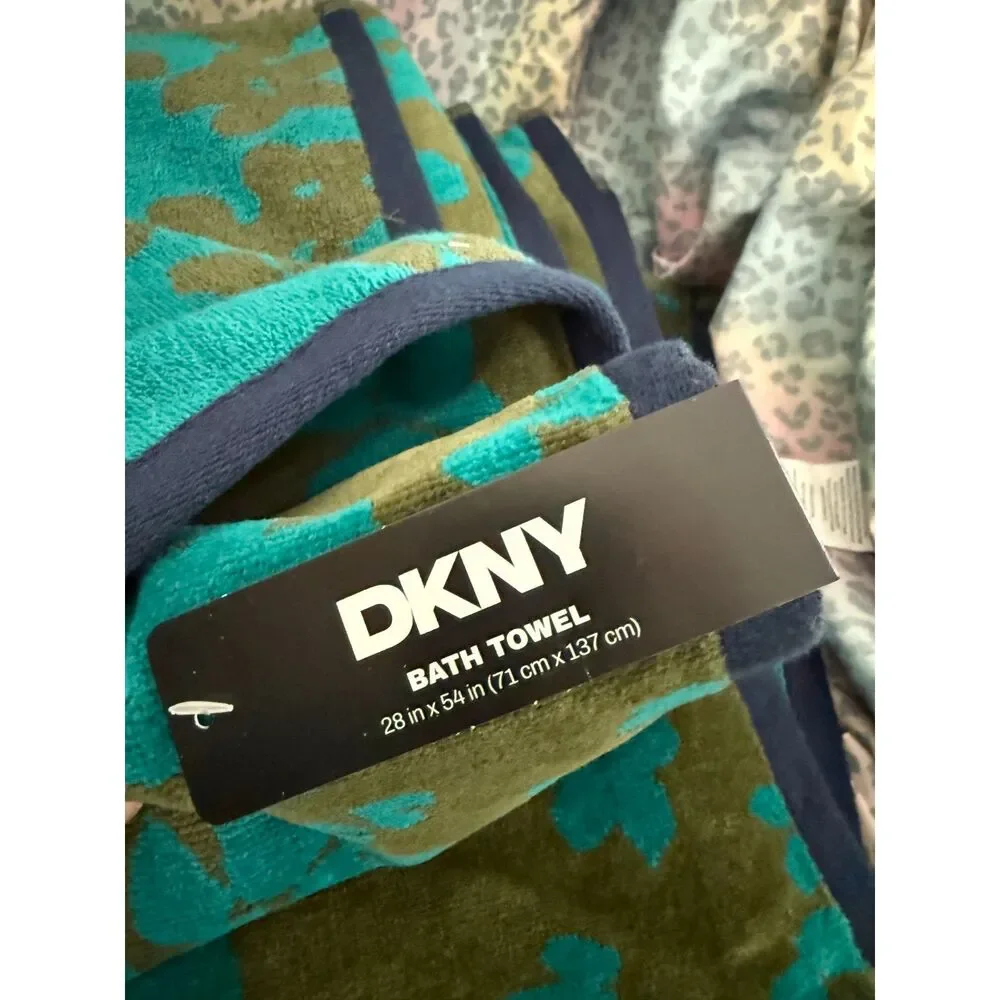 DKNY Bath Towel Set 4-Piece Floral Print Green Teal Cotton Towels Reversable